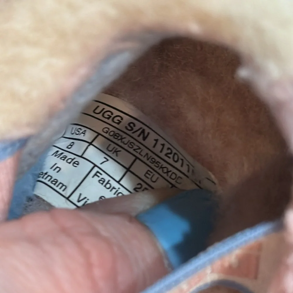 Girls UGG slipper size 8